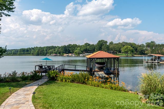 7144 Lynbrook Creek Road, Denver, NC 28037