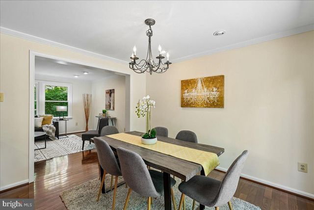 10806 OLDFIELD DR, Reston, VA 20191