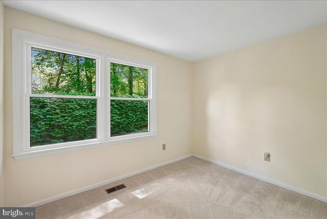 10806 OLDFIELD DR, Reston, VA 20191