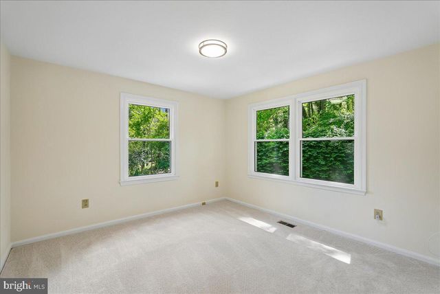 10806 OLDFIELD DR, Reston, VA 20191