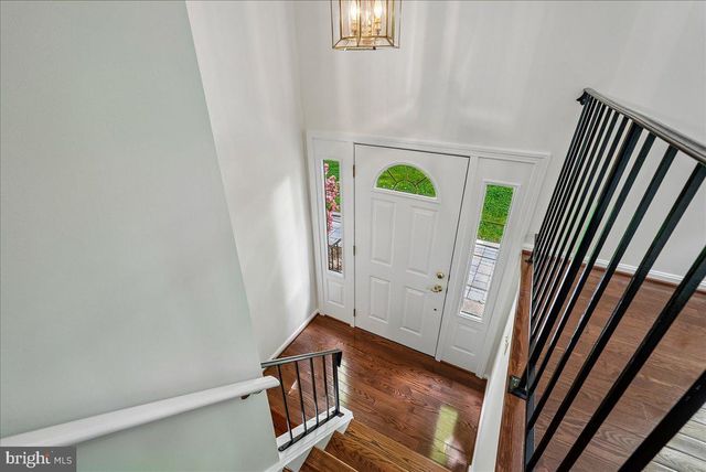 10806 OLDFIELD DR, Reston, VA 20191