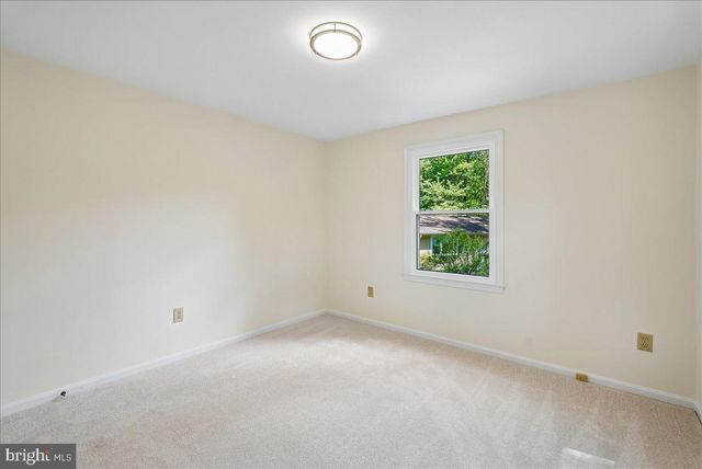 10806 OLDFIELD DR, Reston, VA 20191