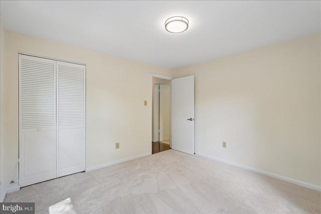 10806 OLDFIELD DR, Reston, VA 20191