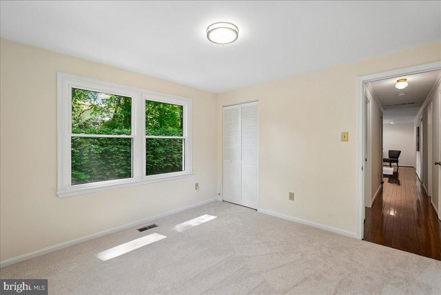 10806 OLDFIELD DR, Reston, VA 20191