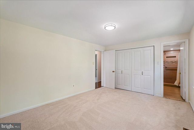 10806 OLDFIELD DR, Reston, VA 20191
