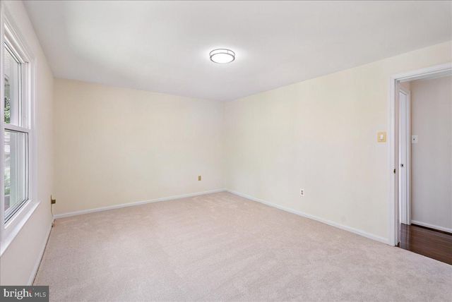 10806 OLDFIELD DR, Reston, VA 20191