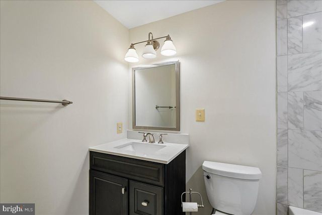 10806 OLDFIELD DR, Reston, VA 20191