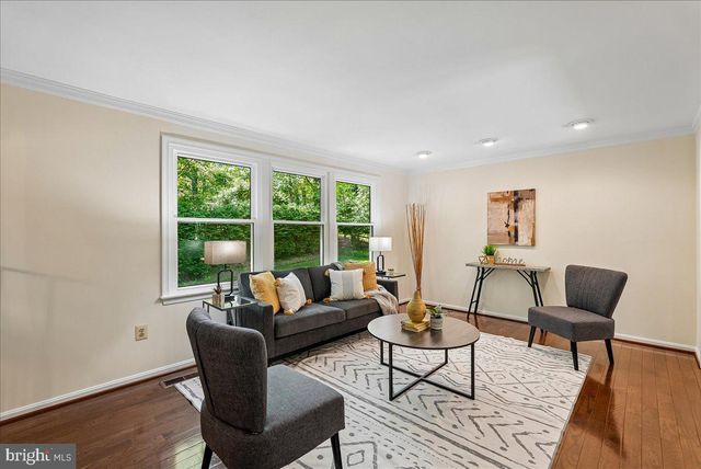 10806 OLDFIELD DR, Reston, VA 20191