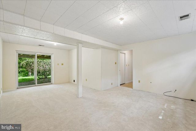 10806 OLDFIELD DR, Reston, VA 20191