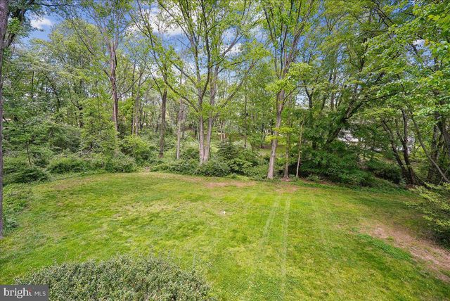 10806 OLDFIELD DR, Reston, VA 20191