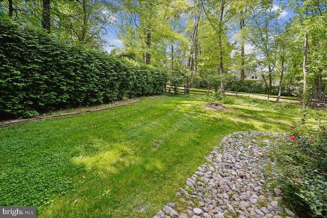 10806 OLDFIELD DR, Reston, VA 20191