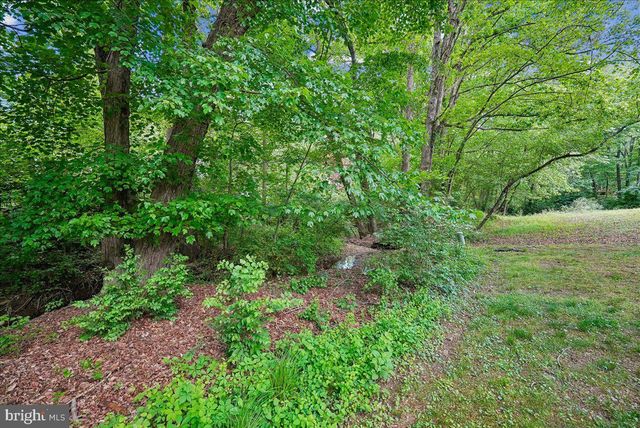 10806 OLDFIELD DR, Reston, VA 20191