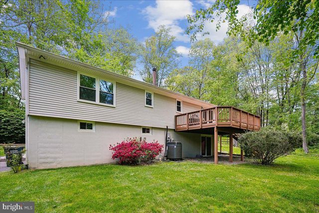 10806 OLDFIELD DR, Reston, VA 20191