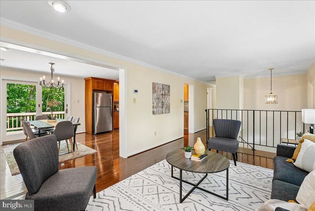 10806 OLDFIELD DR, Reston, VA 20191