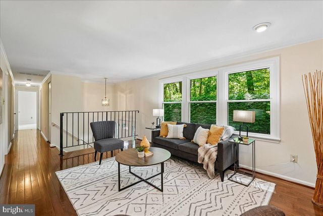 10806 OLDFIELD DR, Reston, VA 20191