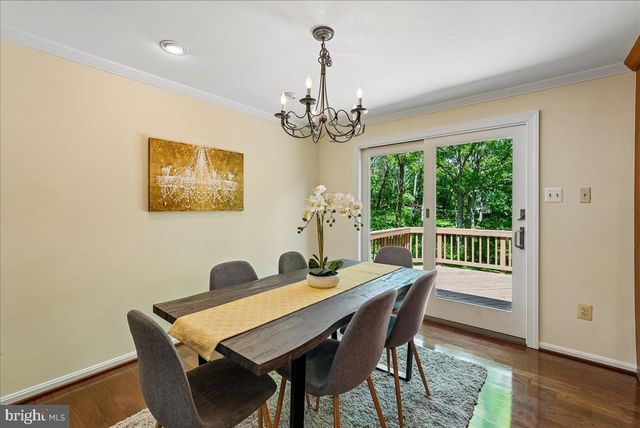 10806 OLDFIELD DR, Reston, VA 20191