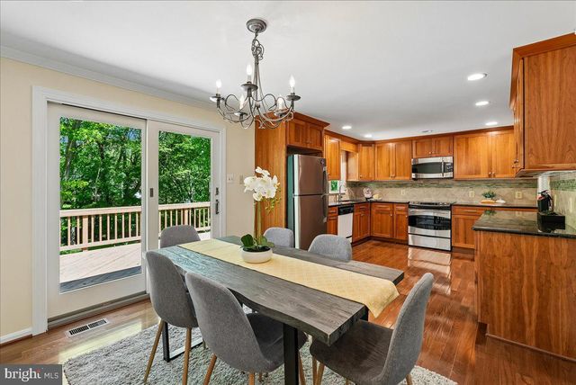 10806 OLDFIELD DR, Reston, VA 20191