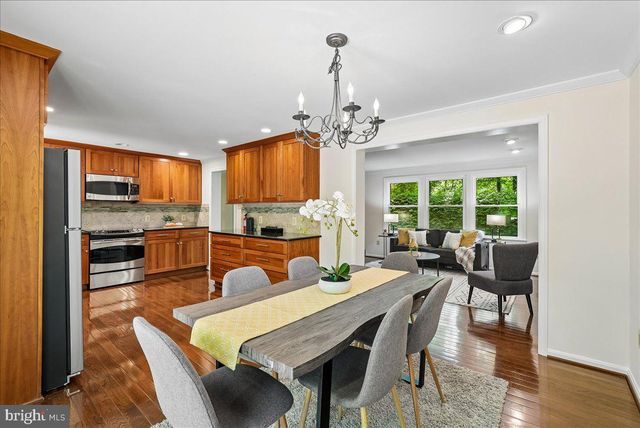 10806 OLDFIELD DR, Reston, VA 20191
