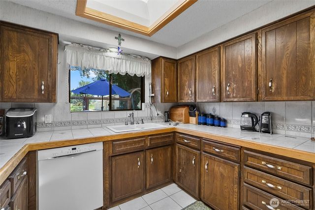 14799 Avon Allen Road, Mount Vernon, WA 98273