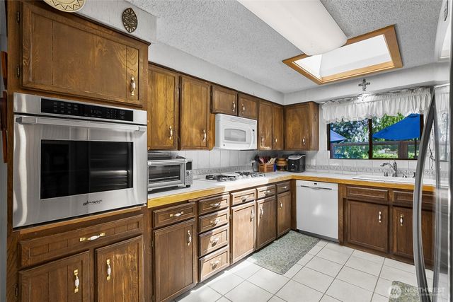 14799 Avon Allen Road, Mount Vernon, WA 98273