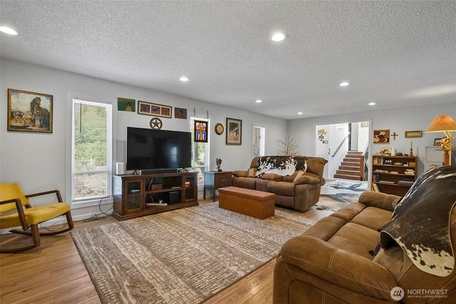 14799 Avon Allen Road, Mount Vernon, WA 98273