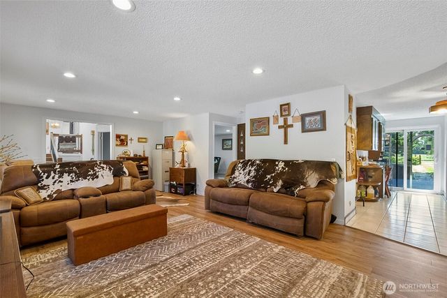 14799 Avon Allen Road, Mount Vernon, WA 98273