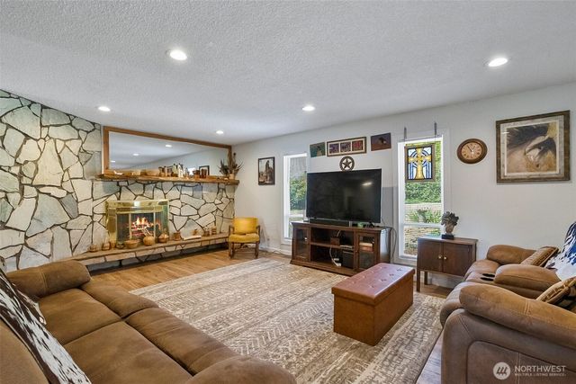 14799 Avon Allen Road, Mount Vernon, WA 98273
