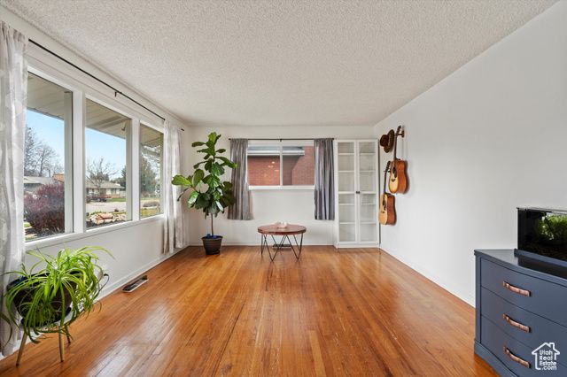 318 W LA SALLE DR, Midvale, UT 84047