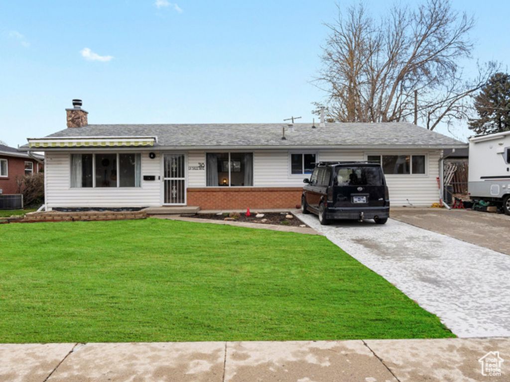 318 W LA SALLE DR, Midvale, UT 84047