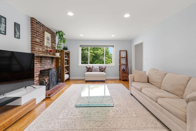 5 Patrick Cir, Stoneham, MA 02180