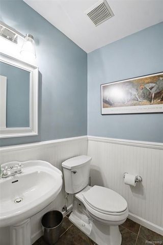 7690 Allen Road, Clarkston, MI 48348