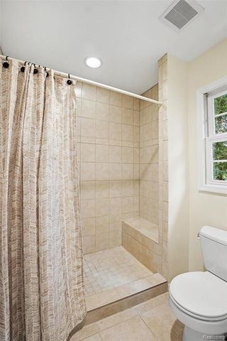 7690 Allen Road, Clarkston, MI 48348