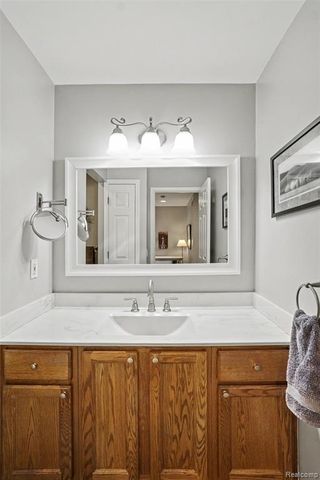 7690 Allen Road, Clarkston, MI 48348