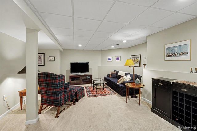 7690 Allen Road, Clarkston, MI 48348