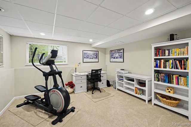 7690 Allen Road, Clarkston, MI 48348