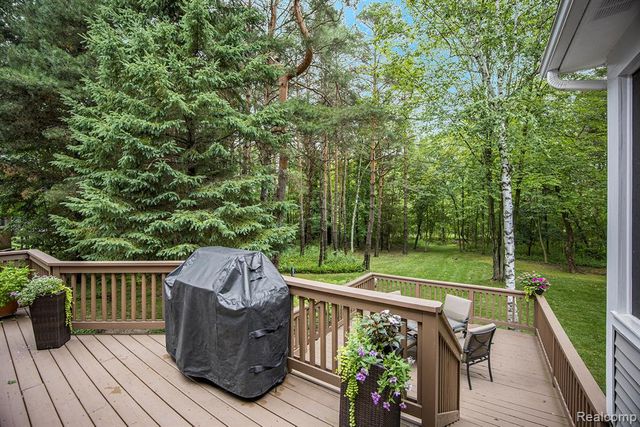 7690 Allen Road, Clarkston, MI 48348