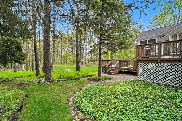 7690 Allen Road, Clarkston, MI 48348