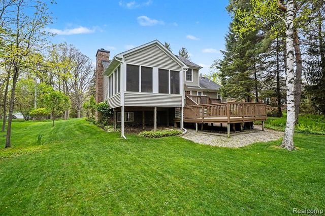 7690 Allen Road, Clarkston, MI 48348
