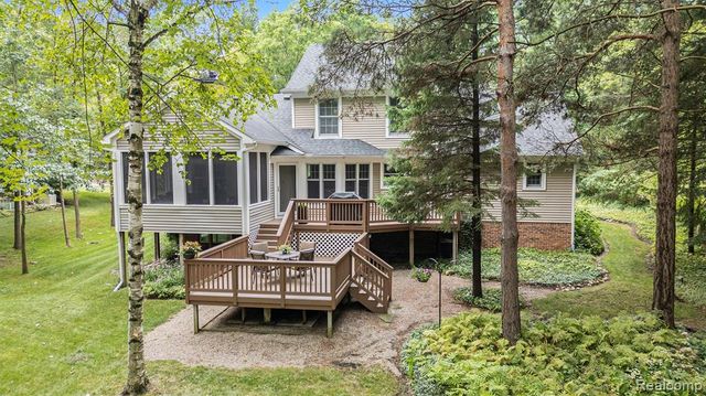 7690 Allen Road, Clarkston, MI 48348
