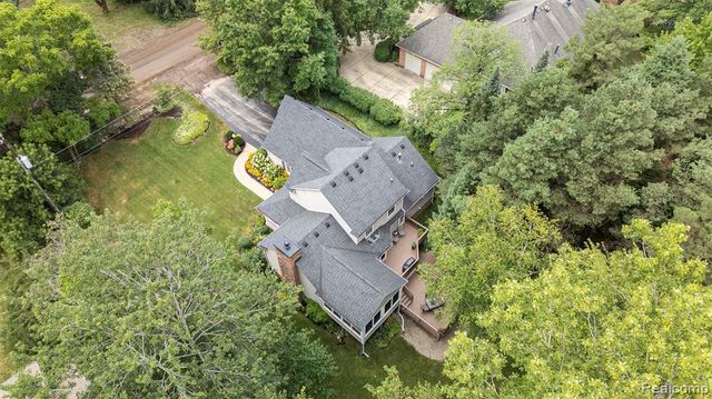 7690 Allen Road, Clarkston, MI 48348
