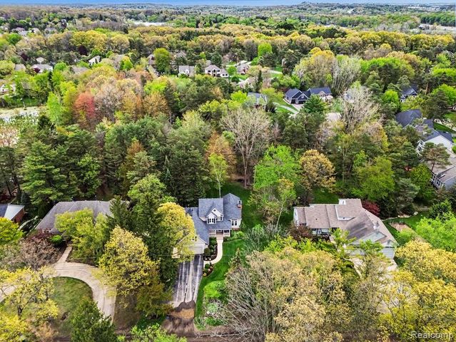 7690 Allen Road, Clarkston, MI 48348