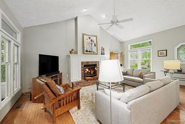7690 Allen Road, Clarkston, MI 48348