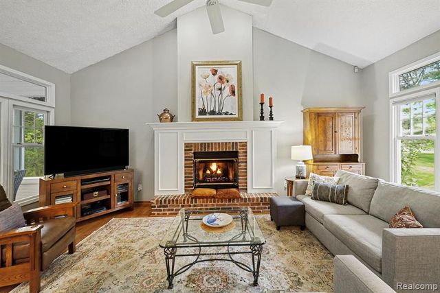 7690 Allen Road, Clarkston, MI 48348