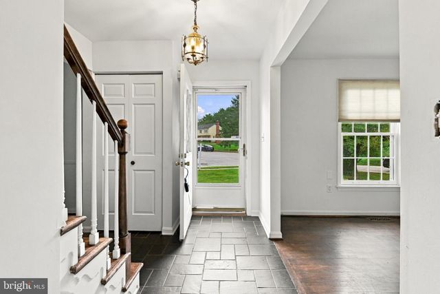 15 LOCHMOOR CT, Lutherville Timonium, MD 21093
