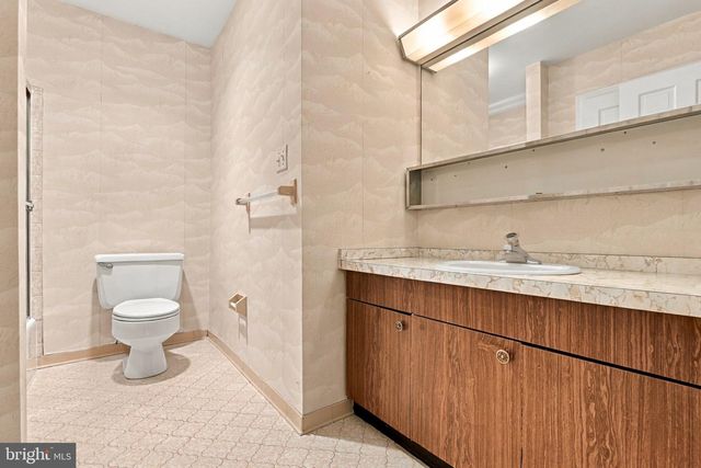 15 LOCHMOOR CT, Lutherville Timonium, MD 21093