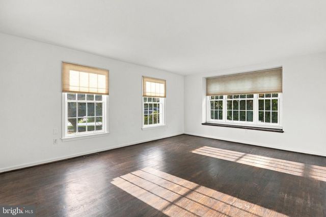 15 LOCHMOOR CT, Lutherville Timonium, MD 21093