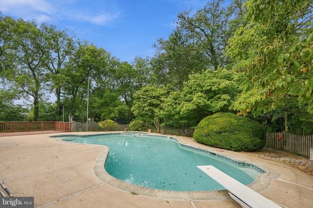 15 LOCHMOOR CT, Lutherville Timonium, MD 21093