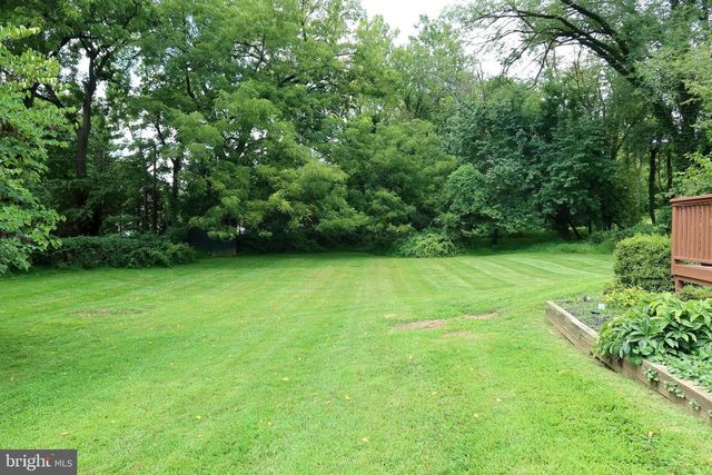 15 LOCHMOOR CT, Lutherville Timonium, MD 21093