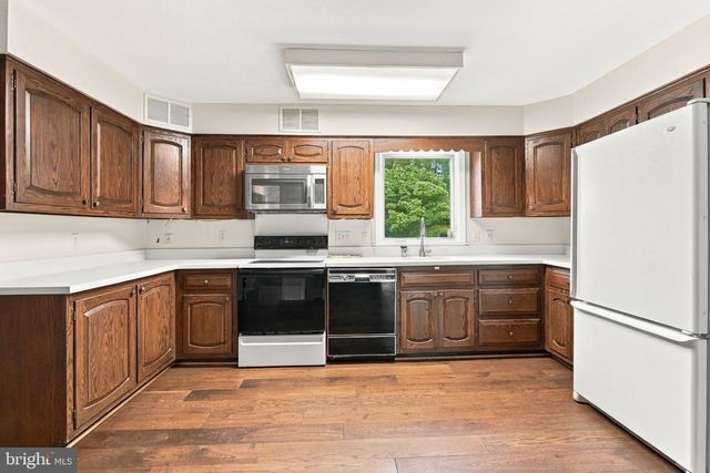 15 LOCHMOOR CT, Lutherville Timonium, MD 21093