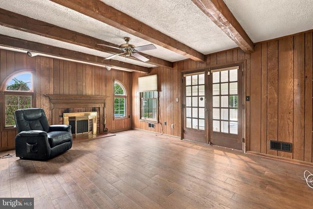 15 LOCHMOOR CT, Lutherville Timonium, MD 21093